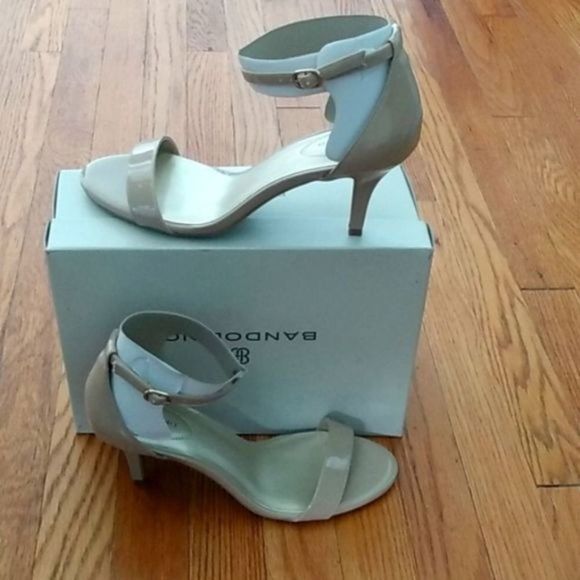 BANDOLINO MADIA SANDALS NATURAL PATENT SIZE 9.5M - Picture 2 of 5